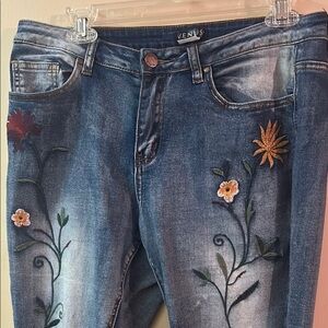 VENUS Blue Skinny Jeans with Floral Embroidery